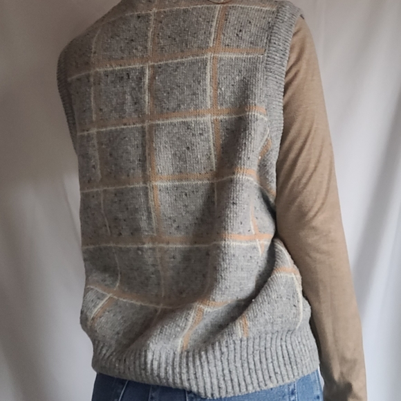 Vintage Jantzen Gray Pullover Sweater Vest - Picture 5 of 10